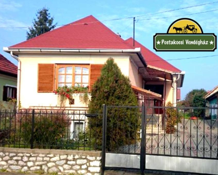 فندق Postakocsi Vendeghaz Kisgyor المظهر الخارجي الصورة